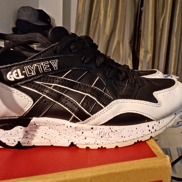 ACICS GEL-LYTE 5 blk and white oreo - Picture 2 of 10